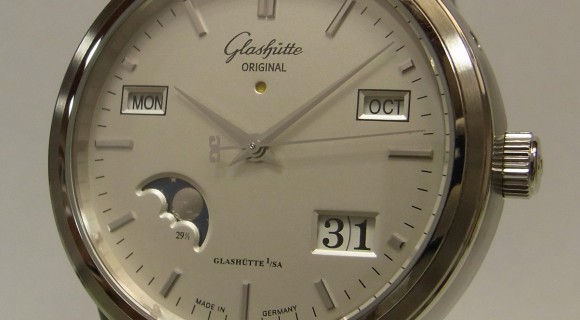時計メーカー探究　グラスヒュッテ・オリジナル編 時計 修理　（腕時計 修理）風景